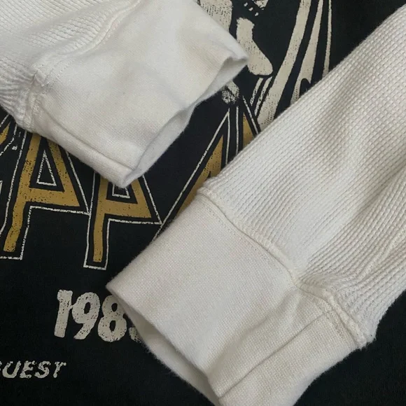 Green Day Tour Long Sleeve Tee - Picture 5 of 6